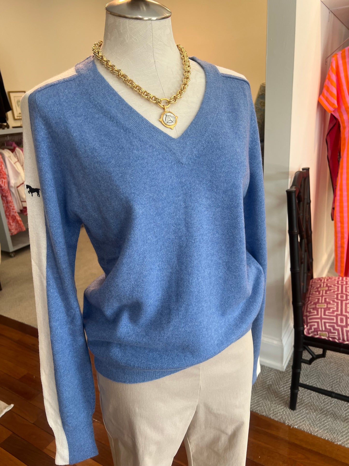 Trace V Neck Cashmere Sweater in Blue
